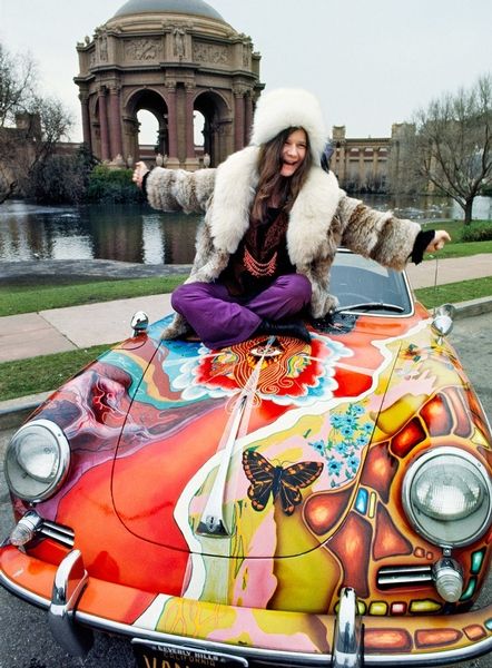 Joni Mitchell Library - The Year That Upended Women’s Fashion—and Nearly Everything Else: Vanity Fair, March 2017 Janis Joplin Style, Christmas Aesthetic Vintage, Janis Joplin Porsche, Velvet Bell Bottoms, Jim Marshall, Beau Gif, Rock & Roll, Mode Hippie, Music Photographer