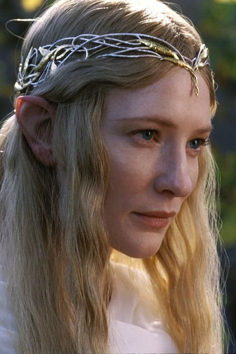 Galadriel cosplay