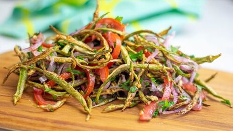 Crispy Okra Salad, Okra Salad Recipes, Dehydrated Okra, Okra Salad, Crispy Okra, Cookbook Shelf, Asian Salad, Salad Toppings, Refreshing Salad