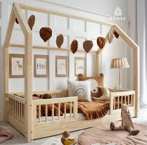 interio Cama Montessori Wood Individual de Madera natural Montessori House Bed, Toddler House Bed, Montessori House, Crib Accessories, House Beds For Kids, Bed Classic, Montessori Bed, Low Bed, Belek