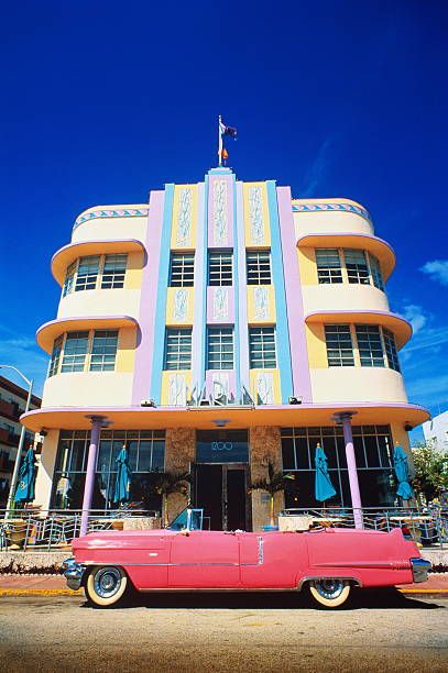 USA,Florida,Miami Beach,Art deco building,pink vintage car in fore Miami Art Deco Interior, Miami Beach Art Deco, Miami Attractions, Retro Architecture, Beach Art Deco, Miami Art Deco, Miami Photos, Miami Hotels, Miami Travel