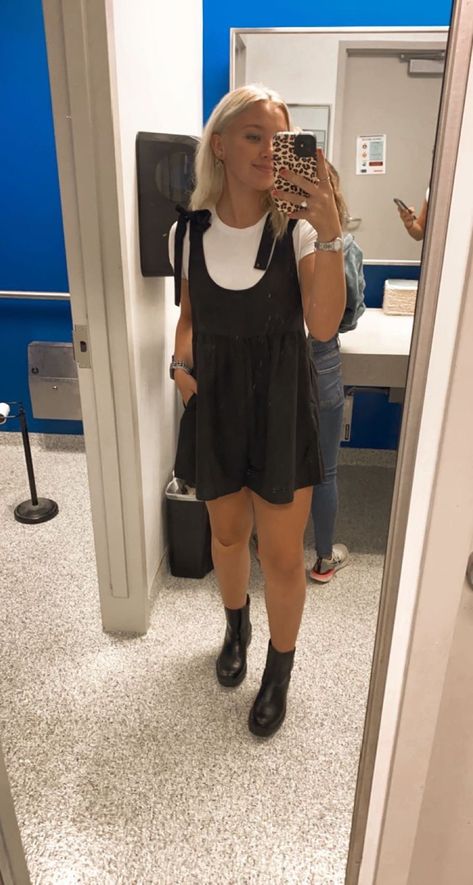 Romper Shorts Outfit, Overalls Outfit Short, Black Overalls Outfit, Overall Shorts Outfit, Shorts Romper Outfit, Shorts Outfit Ideas, Outfit Shorts, Church Fits, Outfit Short