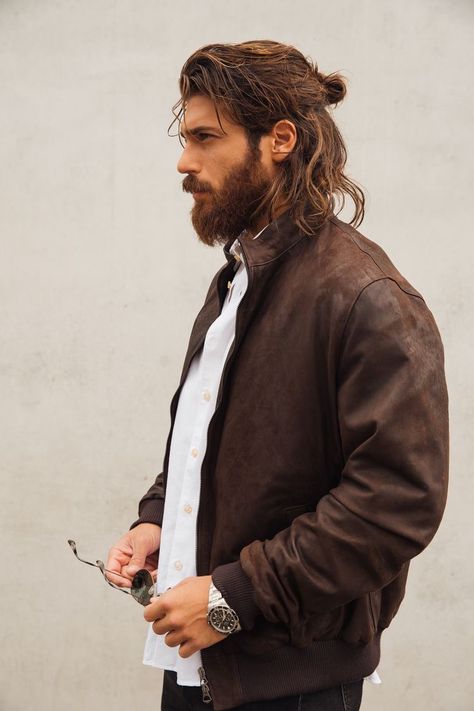 Longhair Menstyle, Guy Aesthetic Outfits, Man Bun Beard, Long Hair Beard, Mens Hairstyles With Beard, Mens Hairstyles Thick Hair, Men's Long Hairstyles, Hipster Man, Long Dark Hair