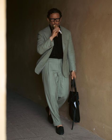 derek guy on X: "Some thoughts on linen suits. 🧵" / X Linen Outfit Men, Linen Suits For Men, Light Grey Suits, Mens Fashion Illustration, Some Thoughts, Linen Suits, Men Stylish Dress, The Cloth, Linen Suit