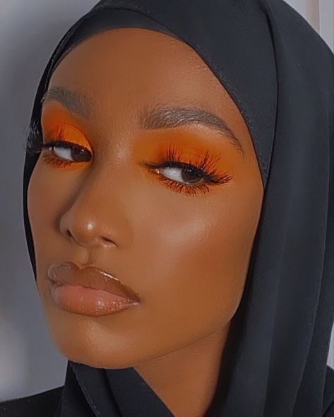 Eye Makeup Ideas Black Women, Pop Of Color Makeup Black Women, Natural Vintage Makeup, Orange Glam Makeup, Orange Makeup Looks Black Women, One Color Eyeshadow Look, Orange Makeup Looks, Makeup 80s, Beyoncé Concert