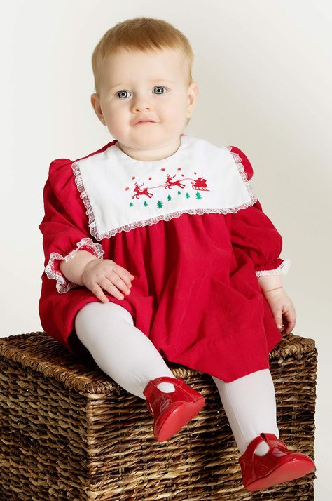 Baby Pictures Christmas, Baby Photoshoot Christmas, Classic Christmas Dress, Christmas Baby Shower Decorations, Christmas Baby Pictures, Christmas Baby Announcement, Christmas Dress Baby, American Girl Doll Clothes Patterns, Kids Christmas Outfits