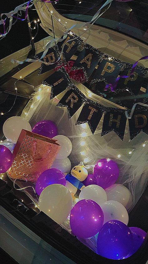 Birthday Celebration In Car, Birthday Celebration Snap, Egirl Photos Ideas, Strike Ideas, Birthday Snap, Birthday Dump, Happy Birthday Clip, Night Rides Snapchat