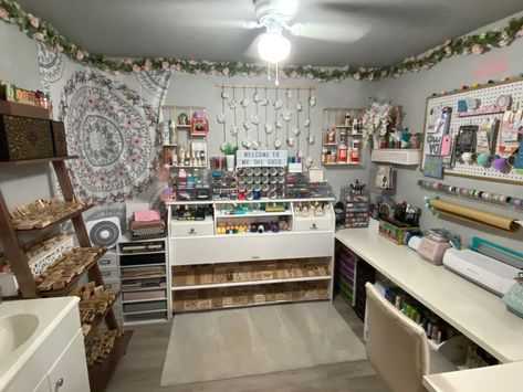 She shed craft room She Shed For Small Business, Craft Room She Shed, Small She Shed Craft Room Ideas, She Shed Workshop Craft Rooms, She Shed Ideas Interior Craft Rooms, Shed Craft Room Ideas, Craft Shed Interior, Craft Shed Interior Ideas, She Room Woman Cave