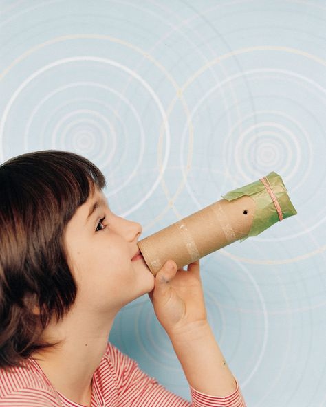 If your child is home sick or just plain bored, why not try one of Martha's creative uses for a paper tube? It's a cool kazoo! Children Laughing, Cub Scouts Wolf, Kids Punch, Homemade Instruments, Paper Towel Tubes, Martha Stewart Crafts, Paper Roll Crafts, Crafty Kids, Cub Scouts