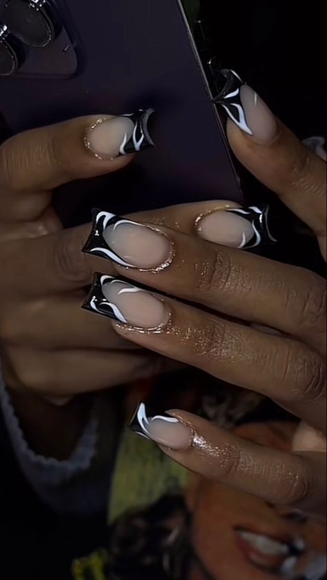 ✨Abstract nails✨ Black Abstract Acrylic Nails, Short Nails Classy, Black Nails Abstract Design, Black Abstract Nails Almond, Black And Silver Abstract Nails, Black Nails Design Ideas, Abstract French Tip Nails, Black Airbrush Acrylic Nails, Grunge Nails