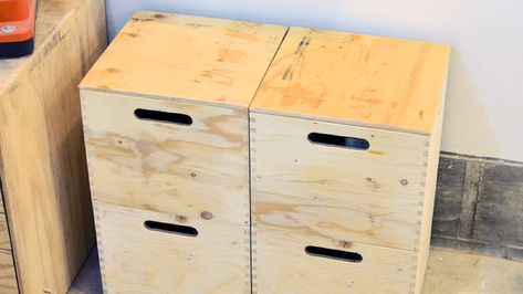 Wooden Pocket Knife, Plywood Storage, Diy Table Saw, Stackable Storage Boxes, Plywood Boxes, Box Joints, Make A Table, Custom Storage, Wooden Storage Boxes