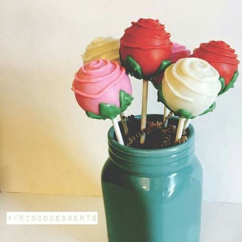 Christmas Cake Pops Recipe, Flower Cake Pops, Rose Cake Pops, Perfect Cake Pops, Cake Pop Bouquet, Mousse Au Chocolat Torte, Valentine Cake Pop, Cake Pop Tutorial, Rose Cupcake