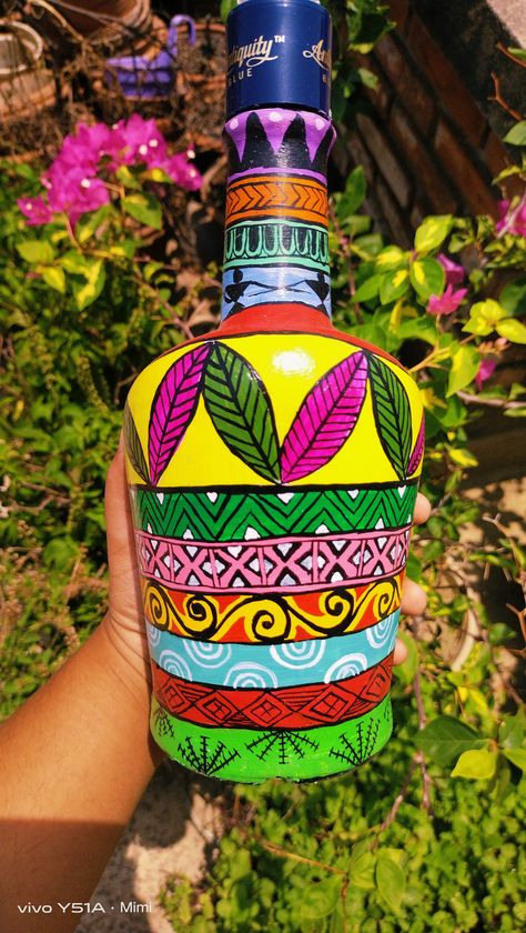 Painting Beer Bottles, Bottles Painting, Beer Bottle Art, Traditional Decoration, Pottery Painting Designs, Beer Bottles, Painting Designs, Bottle Painting, Pottery Painting