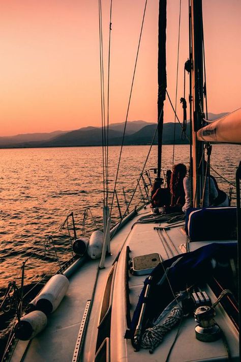 Italy Yacht, Bad Women, Boat Holiday, Sailing Aesthetic, Charter Yacht, Yacht Aesthetic, Boat Sunset, Sail Life, Sailing Cruises