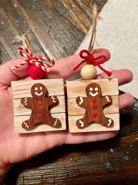 Jenga Block Ornaments, Gingerbread Diy Crafts, Jenga Crafts, Dollar Store Christmas Crafts, Christmas Crafts Diy Projects, Jenga Blocks, Gingerbread Diy, Gingerbread Crafts, Gingerbread Christmas Decor