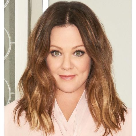 Ina Garten on Instagram: “So excited to be having Zoom cocktails with @melissamccarthy! Does anyone have a question they’d like me to ask her about acting/food/life?…” Melissa Mccarthy Hair, Unique Hair Salon, Barber Haircuts, Chubby Face Haircuts, Hair 2018, Melissa Mccarthy, Hair Images, Hair Inspiration Color, A Question