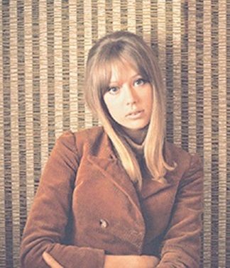 Pattie Boyd. I guess I should put her in Rock Dream Queens because I don't know what the hell to do with her Pattie Boyd 60s, Patty Boyd, Beatles Girl, Jane Asher, Pattie Boyd, 60s Women, Swinging Sixties, Twist And Shout, Sixties Fashion