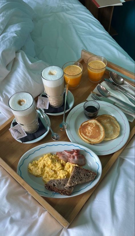 Breakfast In Bed Ideas, Breakfast Pictures, Romantic Breakfast, Gourmet Breakfast, Selling On Amazon, Party Food And Drinks, Healthy Lifestyle Food, Lunch Recipes Healthy, Food Goals