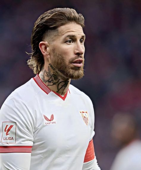 Sergio Ramos Long Hair, Man Mullet, Mens Mullet Hairstyle Modern, Ramos Hairstyle, Sergio Ramos Haircut, Modern Mullet For Men, Taper Fade Mullet, Sergio Ramos Hairstyle, Mullet Boy