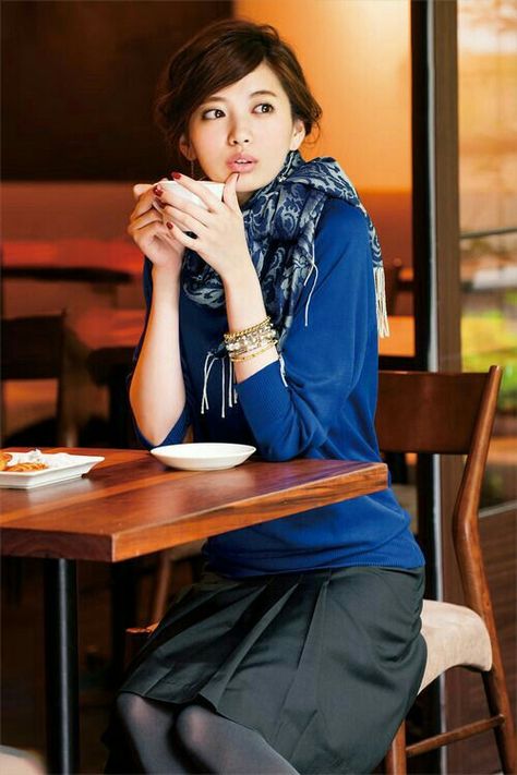 People Drinking Coffee, Coffee Girl, Coffee Drinkers, Coffee Cafe, Asian Style, Fall 2014, Coffee Break, Licorice, Image Collection