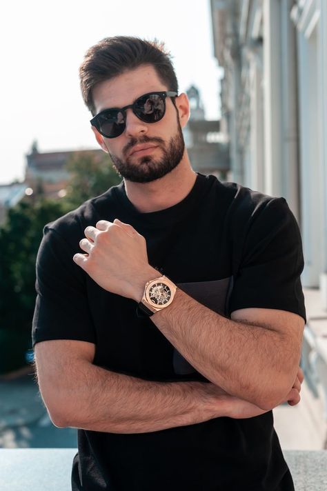 Wrist Wear, Cool Outfits For Men, Photography Poses For Men, Gentleman Style, Poses For Men, Beard Styles, Watch Model, Image Hd, Square Sunglasses Men