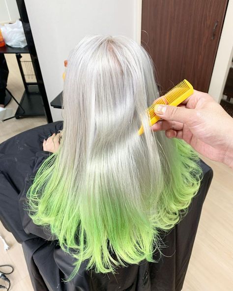 Green And White Hair Color, White Hair With Green Highlights, Blonde Hair With Green Tips, Silver And Green Hair, Blonde And Green Hair, White And Green Hair, Pale Green Hair, Green And White Hair, Blonde Hair Korean