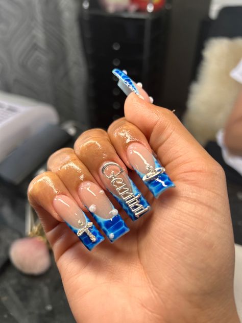 Blue Gemini Nails, Blue Pisces Birthday Nails, Gemini Acrylic Nail Designs, Birthday Nails Zodiac Sign, Blue Pisces Nails, Gemini Bday Nails, Leo Acrylic Nails Zodiac, Aquarius Birthday Nails Acrylic, Gemini Nails Designs Short