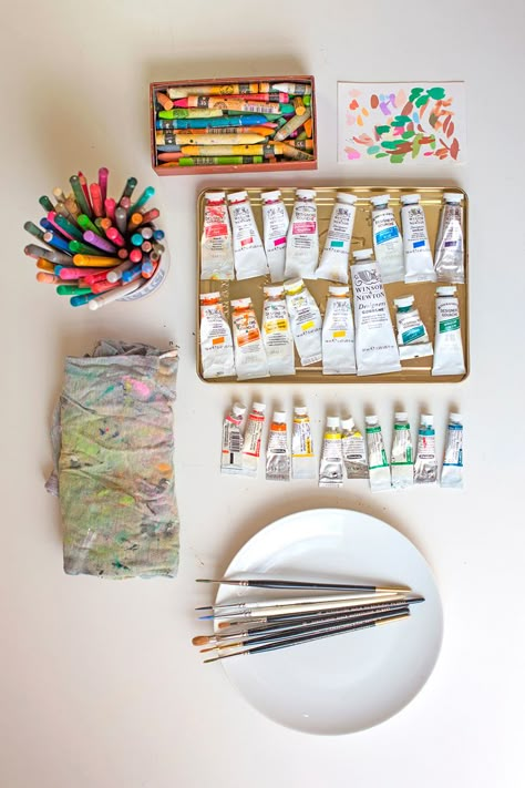 Organized Painting Studio, Small Home Art Studio Ideas, Funky Art Studio, Art Supply Aesthetic, Art Studio Illustration, Illustrators Studio, Artsy Room Ideas, Colorful Art Studio, Craft Studio Ideas