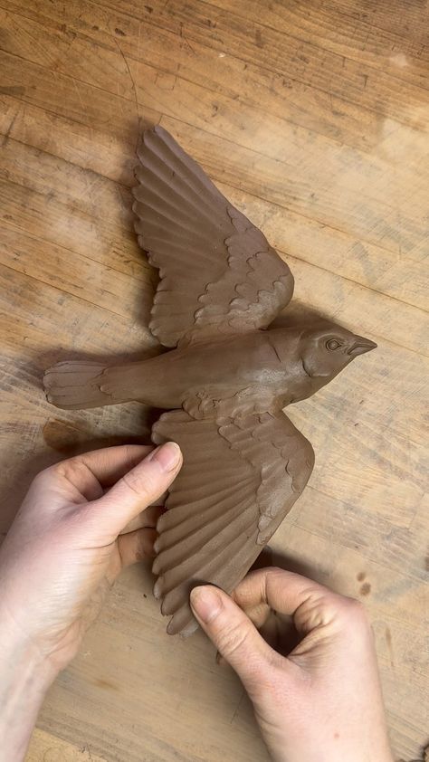 Bobolink transformation from lump to bird 🐦‍⬛s w/o wings are 🍠s edit to add: this and many more songbirds will be available in my shop in… | Instagram Bird Sculpture Art, Clay Art Birds, Ceramic Bird Sculpture, Clay Birds How To Make, Bird Sculpture Clay, Ceramic Feather, Clay Wings, Bird Clay, Ceramic Birds Wall