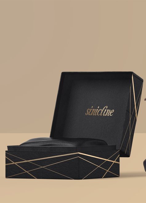 Luxury black and gold shoe box. #packaging #shoebox Shoes Box Design Ideas, Box Design Ideas, Packing Box Design, Shoe Box Design, Black And Gold Shoes, Gold Shoe, Luxury Packaging Design, Gifts Box, Shoes Box