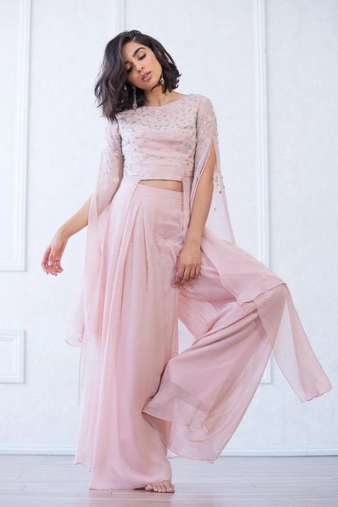 Flared Palazzo, Function Dresses, Diwali Outfits, Outfits Indian, Gown Party Wear, Dresses Traditional, Simple Kurta Designs, Palazzo Suit, Palazzo Pant