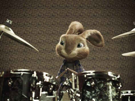 Drummer Bunny! Hop Movie, Easter Movies, Elizabeth Perkins, Easter Bunny Pictures, Illumination Entertainment, Maze Runner Movie, Family Films, Hugh Laurie, Universal Pictures