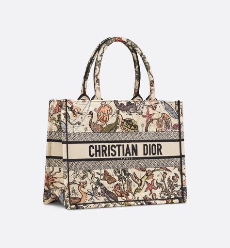 Dior Aesthetic, Dior Book, Christian Dior Paris, Dior Paris, Icon Shoes, Christian Dior Fashion, Dior Book Tote, Maria Grazia Chiuri, Maria Grazia