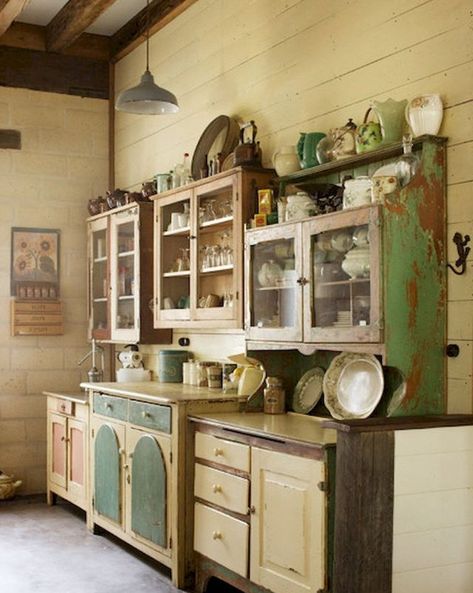 Commode Shabby Chic, Cocina Shabby Chic, Muebles Shabby Chic, Old Fashioned Kitchen, Kitchens Ideas, Kitchen Styles, Vintage Kitchens, Shabby Chic Living, Shabby Chic Room