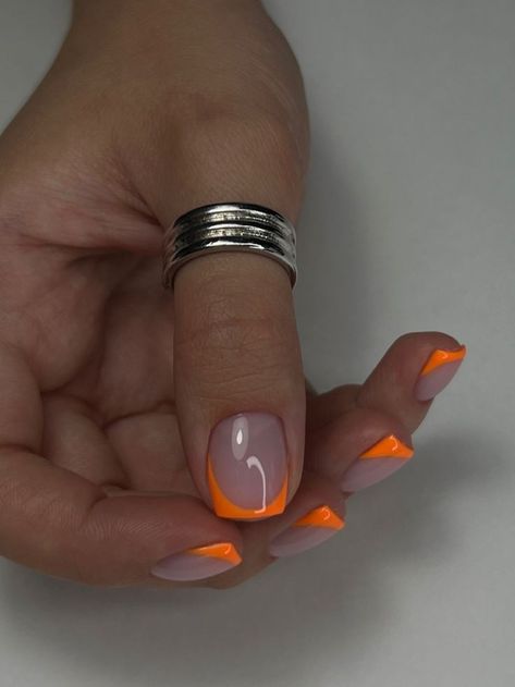 August Colors Nails, Short Nail Bed Nails, Subtle Summer Nails, August Nail Colors, Nail Art Orange, Multicolored Nails, August Nails, Nails Now, Summery Nails