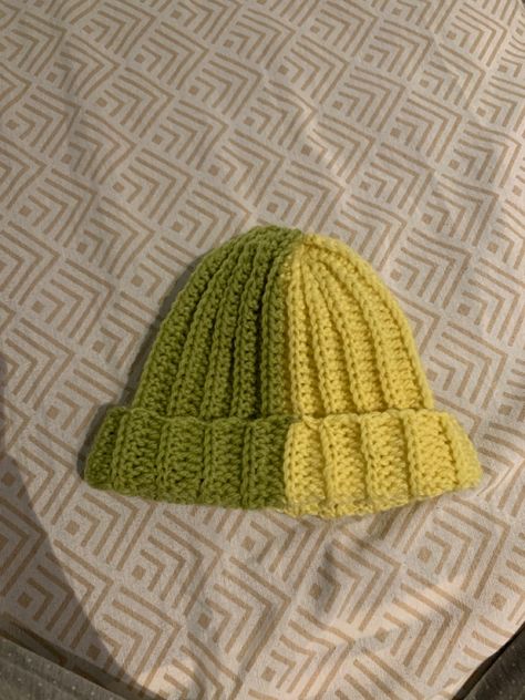 On the picture there is a beanie half pastel yellow half pastel green that i handmade, i crocheted it. Pastel Yellow, Crochet Beanie, Yellow And Green, Color Combos, Lemon, Pastel, Crochet, Yellow, Green