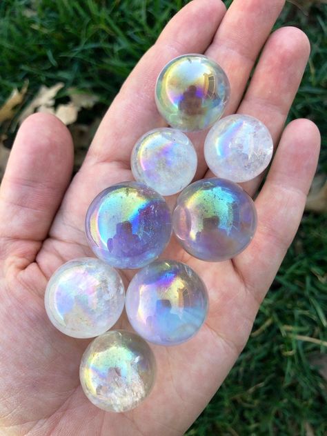 Crystal Aura, Stone Crown, Crystal Drawing, Aura Quartz Cluster, Stone Sphere, Aura Quartz Crystal, Aura Crystals, Angel Aura Quartz, Clear Quartz Point