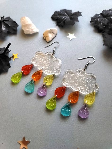 This listing is for one pair of cute rainbow rain cloud earrings ✨️ The jewelry hardware is stainless steel & leverbacks are available upon request. Thanks for looking! Glowforge Acrylic, Laser Engraved Earrings, Cloud Earrings, Frog Jewelry, Planet Earrings, Jewelry Hooks, Rainbow Rain, Kawaii Earrings, Rainbow Outfit