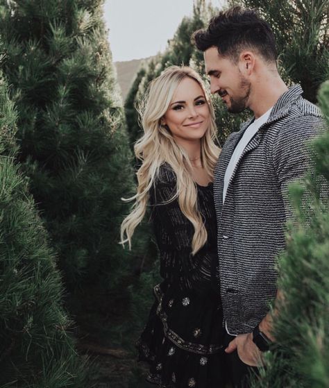 Christmas Tree Farm Pictures, Tree Farm Pictures, Farm Family Pictures, Christmas November, Christmas Engagement Photos, Tree Farm Photo Shoot, Christmas Tree Farm Photo Shoot, Amanda Stanton, Christmas Tree Farm Photos