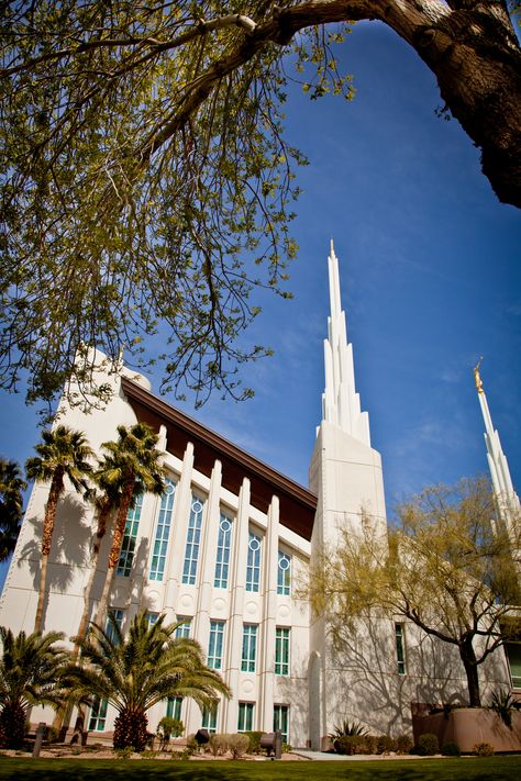 Las Vegas Temple, Temple Wedding Photos, Lds Church History, Mormon Temples, Church Pictures, Temple Wedding, Lds Church, Lds Temples, Vegas Baby