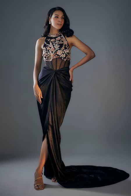 Buy Black Mashroo Silk Hand Embroidered Floral High Draped Corset Gown For Women by Masumi Mewawalla Online at Aza Fashions. Corset Style Kurti, Corset Inspired Outfits, Corset Indian Outfit, Corset Saree, Indian Designer Gowns, Trail Gown, Indo Western Gowns, Draped Corset, Bridesmaid Outfits