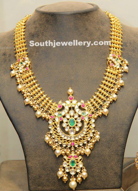 Gold Jewelry Outfits, Antique Gold Jewelry Indian, Gold Necklace Indian, Gold Jewelry Simple Necklace, Antique Jewellery Designs, Gold Necklace Indian Bridal Jewelry, Wedding Jewellery Collection, Indian Jewellery Design, Gold Jewelry Simple