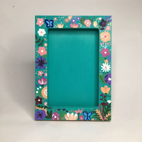 Cute Painted Frames, Photo Frame Painting Ideas Aesthetic, Diy Frame Painting, Picture Frame Painting Ideas Aesthetic, Frame Painting Ideas Aesthetic, Painted Photo Frames Diy, Painting Picture Frames Diy Ideas, Painted Frames Diy, Paint Picture Frames Diy