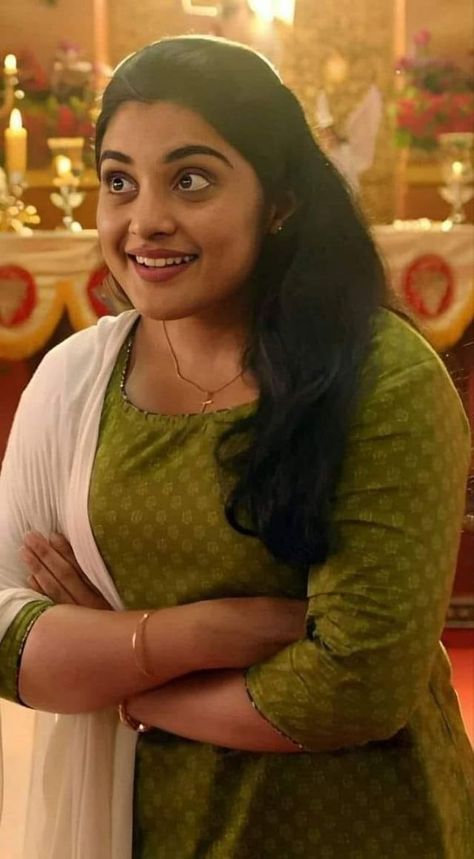 Nivedha Thomas, Nivetha Thomas, Cute College Outfits, Hot Lips, Heart Face Shape, Text Stories, Gaming Wallpapers, Telegram Channel, Actress Pics