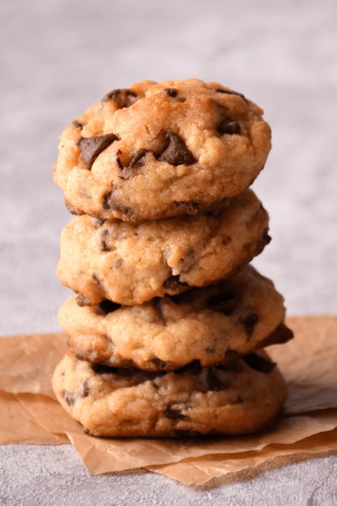 This Ghirardelli chocolate chip cookie recipe is an American classic! Learn how to make it, plus, get tips for making the best cookies you've ever had. Ghiradelli Chocolate Chip Cookies, Ghirardelli Chocolate Chip Cookies, Ghirardelli Recipes, Desserts With Chocolate Chips, Dark Chocolate Chip Cookies, Milk Chocolate Chip Cookies, Chocolate Chip Cookie Cake, Ghirardelli Chocolate, Frozen Cookies