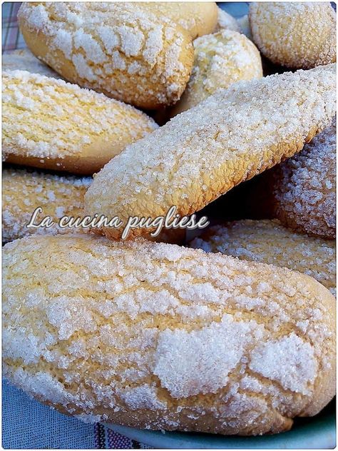 Biscotti da latte pugliesi - La Cucina Pugliese - Ricette tipiche pugliesi e non solo Biscotti Biscuits, Biscotti Cookies, Biscotti Recipe, Italian Cookies, Italian Desserts, Banana Cake, Something Sweet, Puglia, Hot Dog Buns