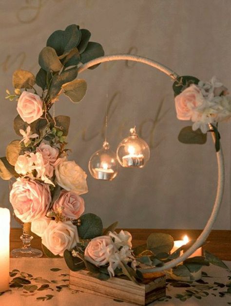 Simple Elegant Wedding Centerpieces Round Table, Cylinder Centerpieces Wedding, Ring Centerpieces Diy, Ring Centerpieces, Canvas Wall Art Ideas, Diy Engagement Decorations, Wall Art Idea, Dekoratívne Vence, Creative Wedding Gifts