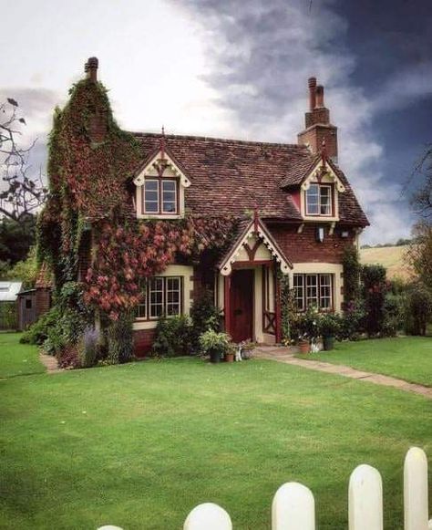 British Cottage, Cute Cottages, Fairytale House, European Cottage, English Country Cottage, Fairytale Cottage, Quaint Cottage, Storybook Cottage, Cottage Exterior