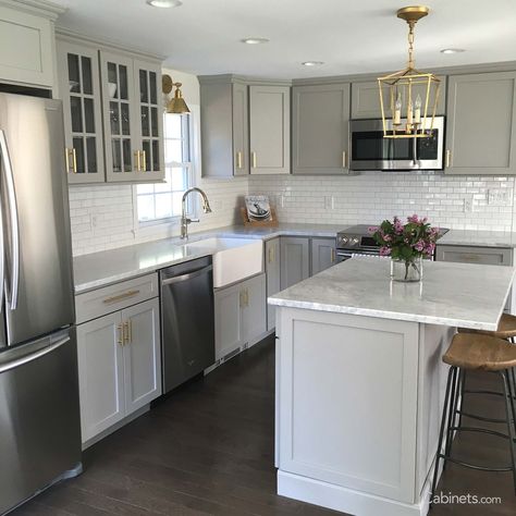 Ikea Kitchen Remodel, Light Grey Kitchens, Серая Кухня, Gray Cabinets, Diy Kitchen Remodel, Grey Kitchen Cabinets, Grey Kitchens, Kitchen Color, Kitchen Remodeling Projects