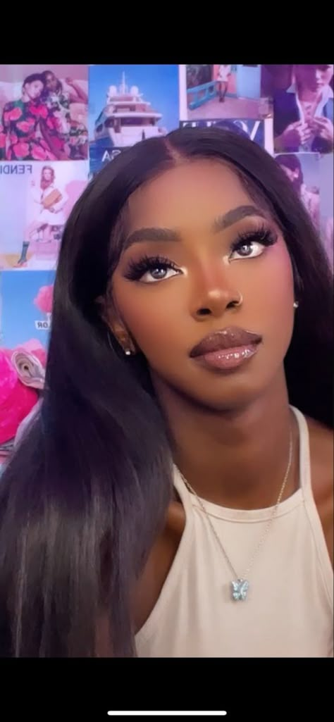 Pretty Eyes Makeup, Makeup Ideas For Prom Black Women, All Black Makeup Looks, Grade 8 Grad Makeup, Y2k Makeup Black Women, Black Baddie Makeup, Dark Feminine Makeup Black Women, Black Korean Makeup, Black Girls Makeup Looks